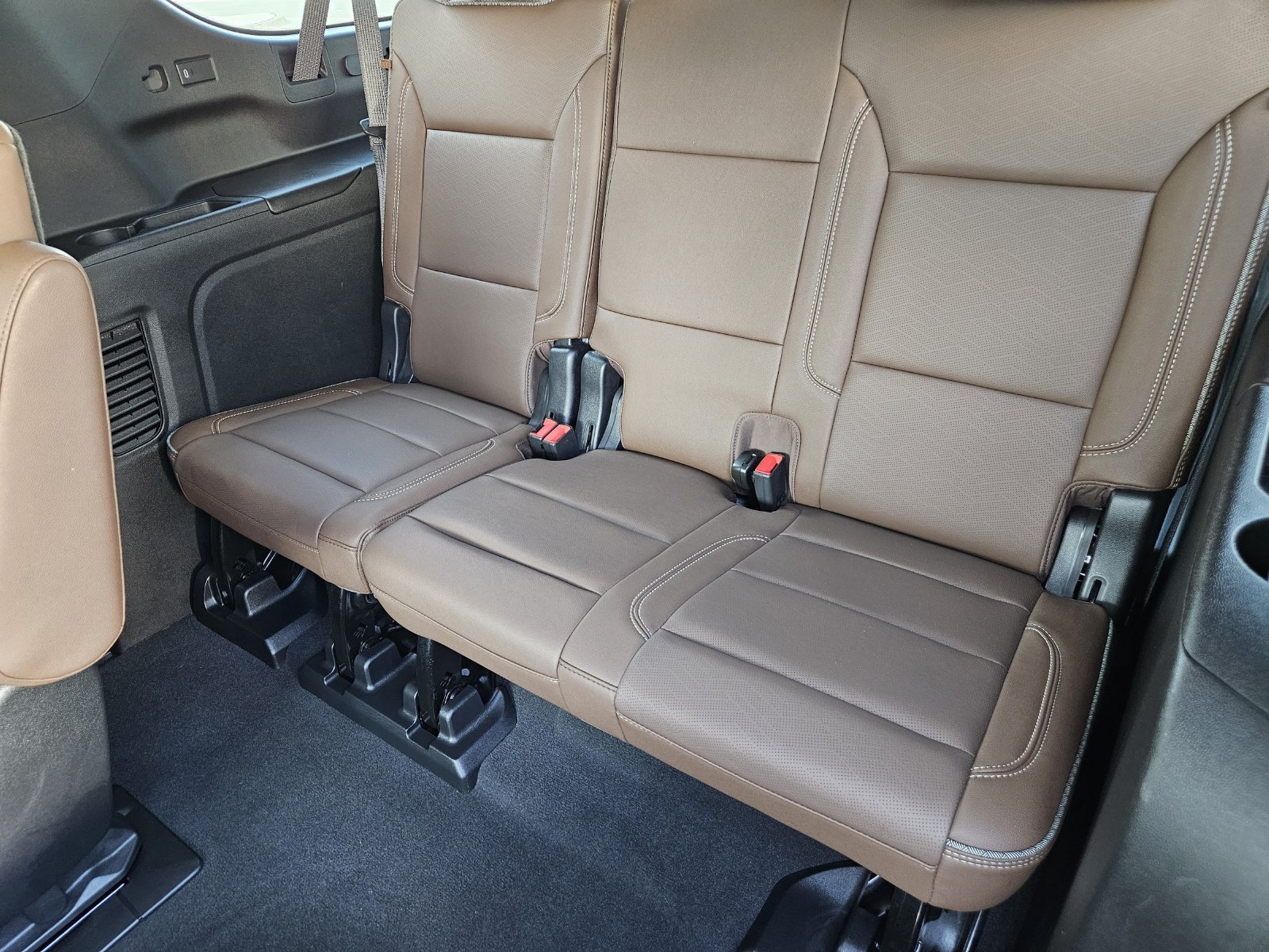 Certified 2023 Chevrolet Suburban High Country AWD/4WD image 34