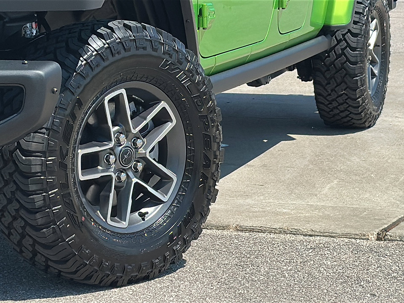 Used 2025 Jeep Gladiator Mojave image 3