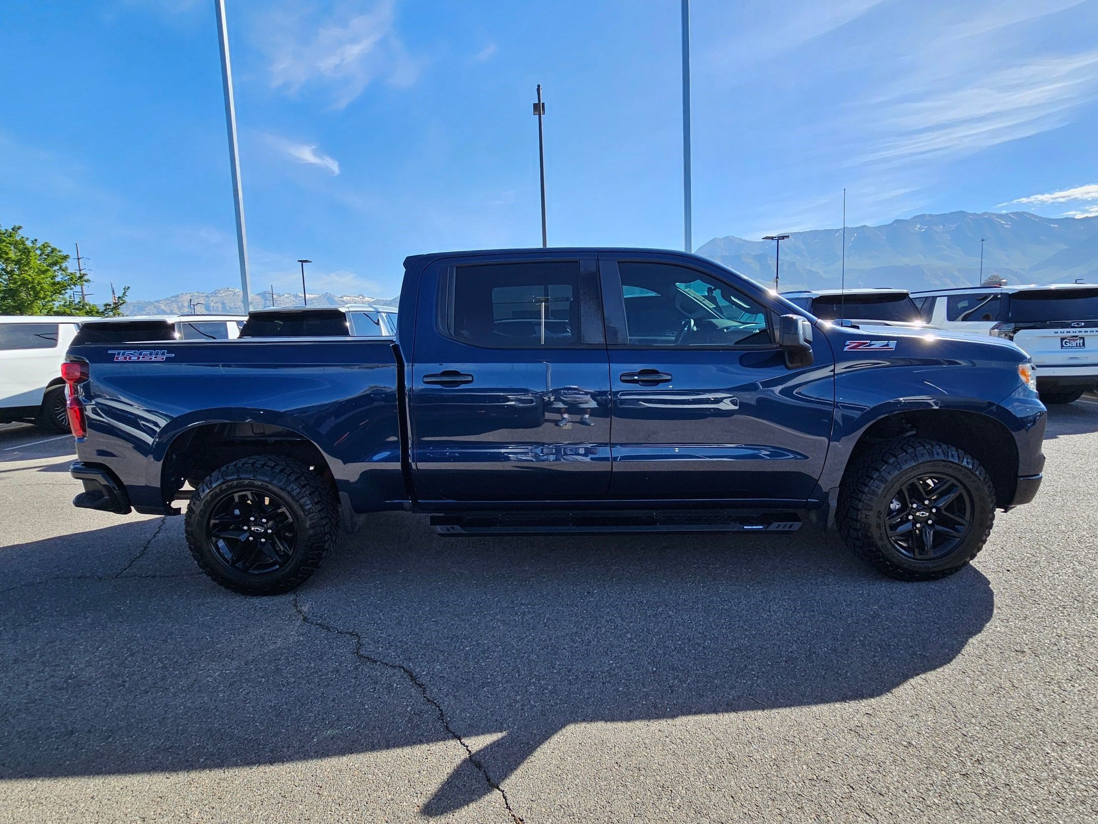 Used 2023 Chevrolet Silverado 1500 LT Trail Boss AWD/4WD image 2