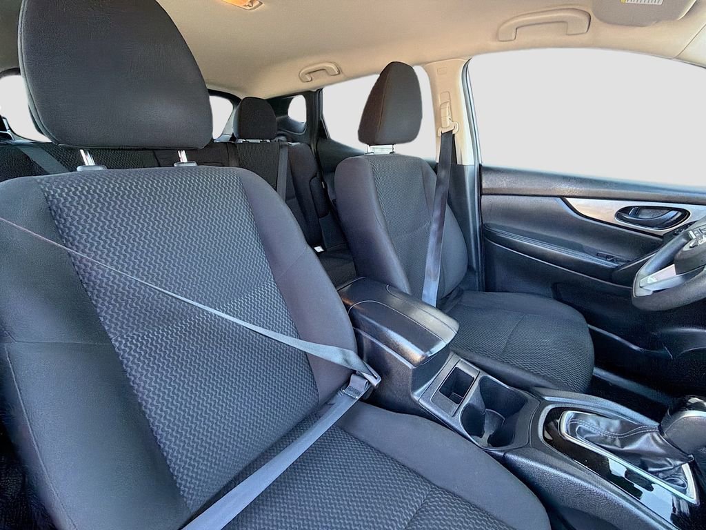 Used 2021 Nissan Rogue Sport S image 26