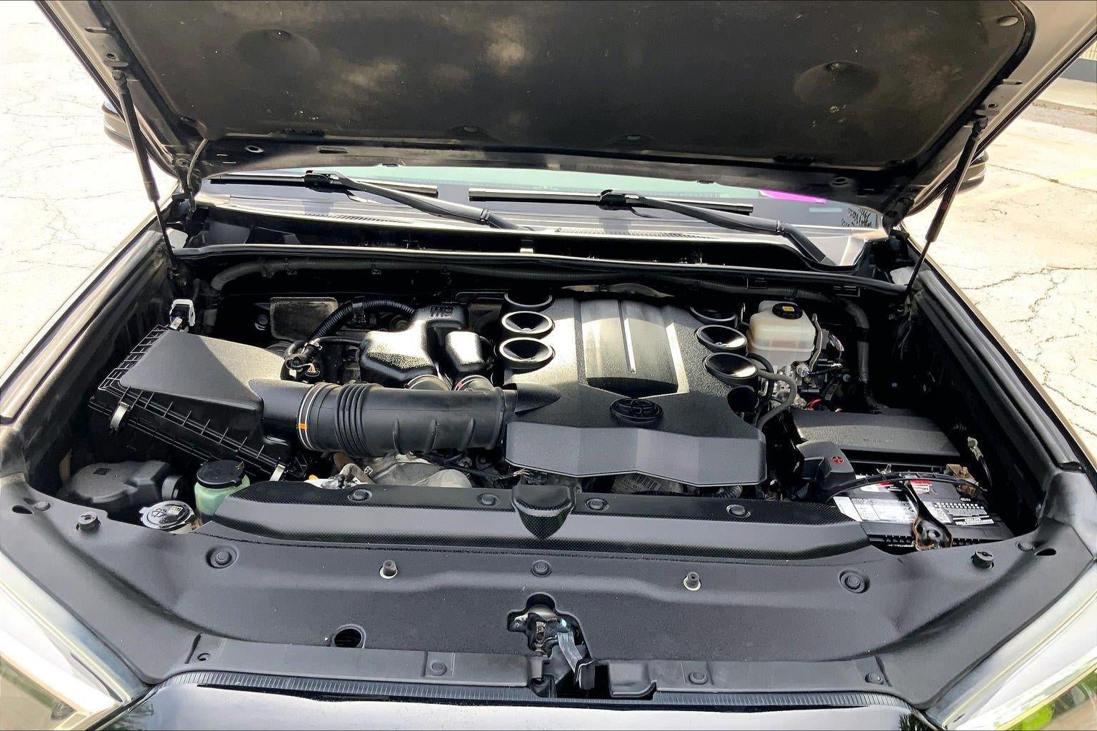 Used 2018 Toyota 4Runner Limited AWD/4WD image 10