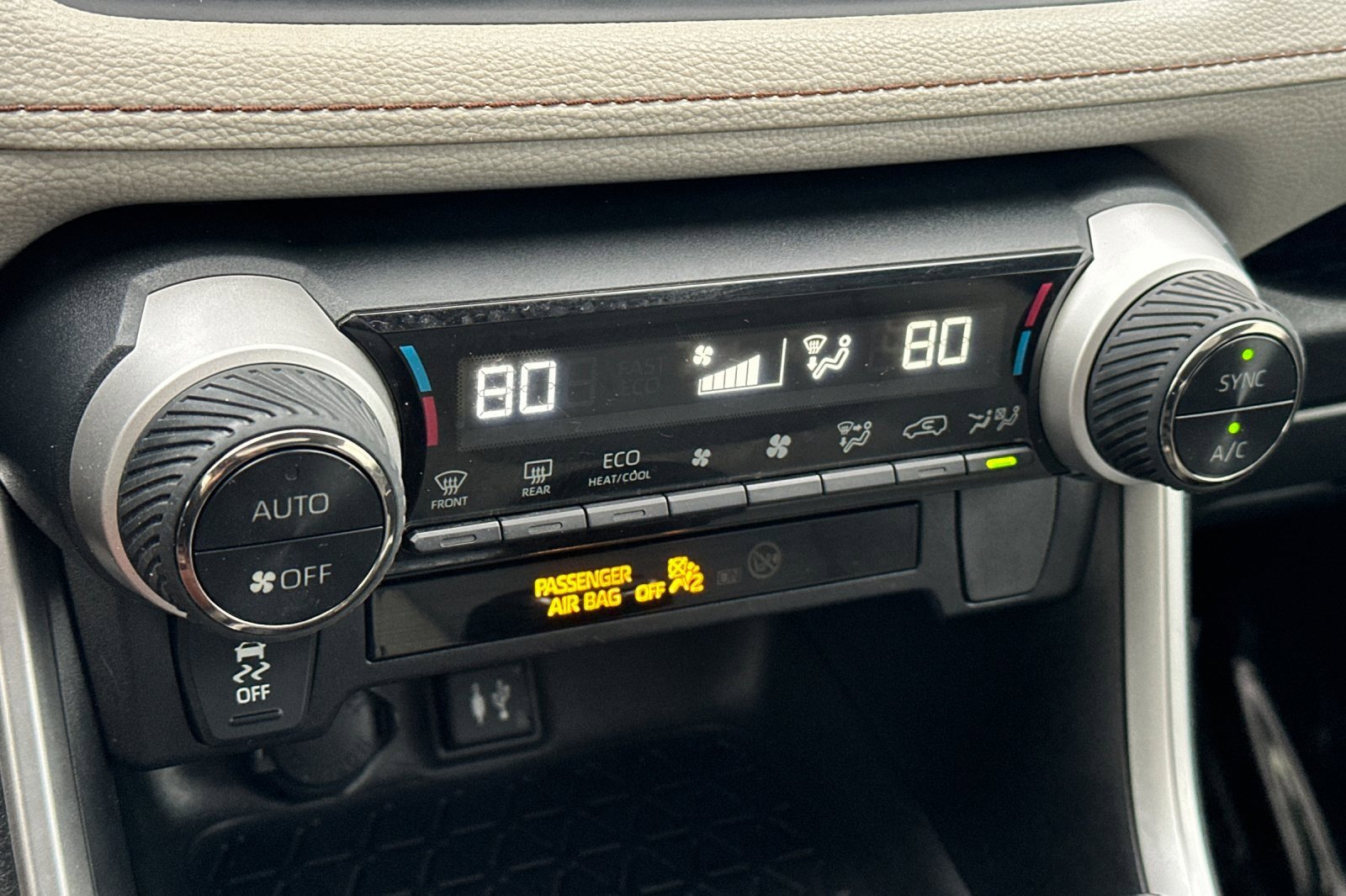 Used 2019 Toyota RAV4 XLE Premium image 22