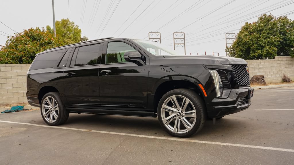 New 2026 Cadillac Escalade ESV Platinum Sport AWD/4WD image 6