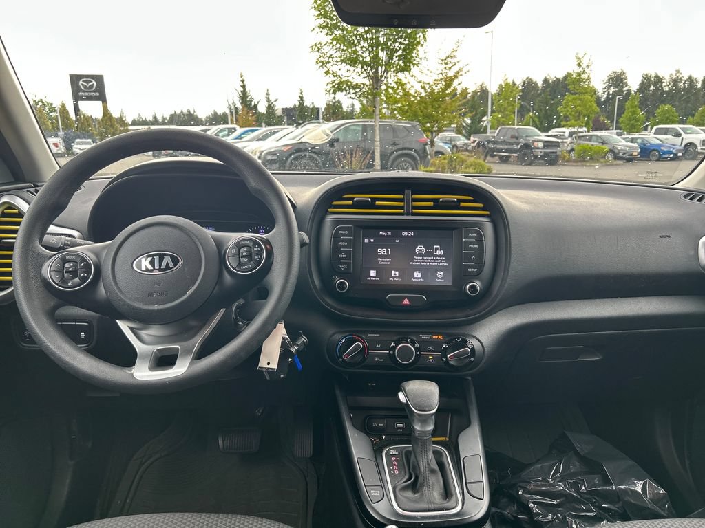 Used 2020 Kia Soul LX FWD image 6