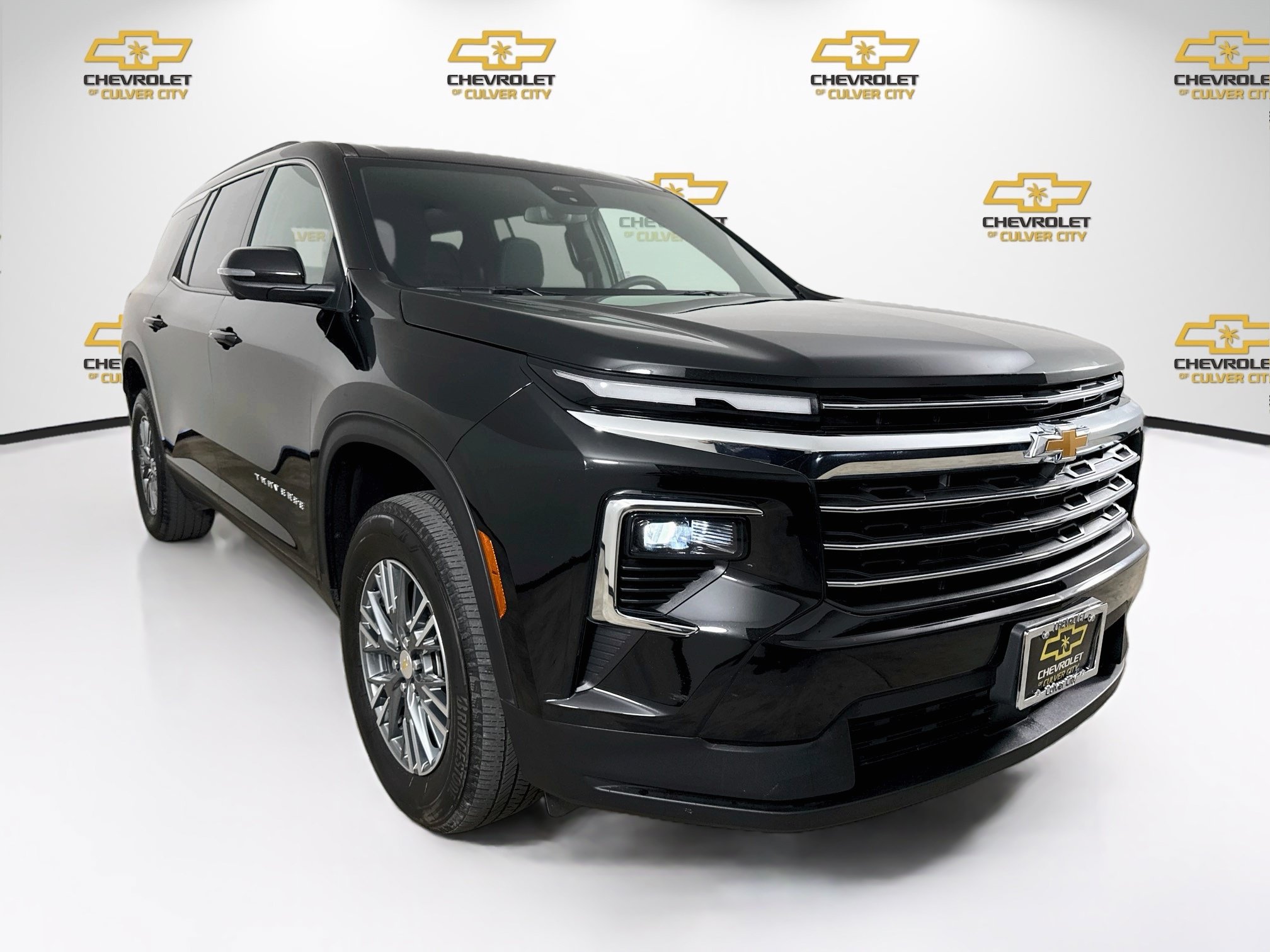 Used 2024 Chevrolet Traverse LT w/ Trailering Package