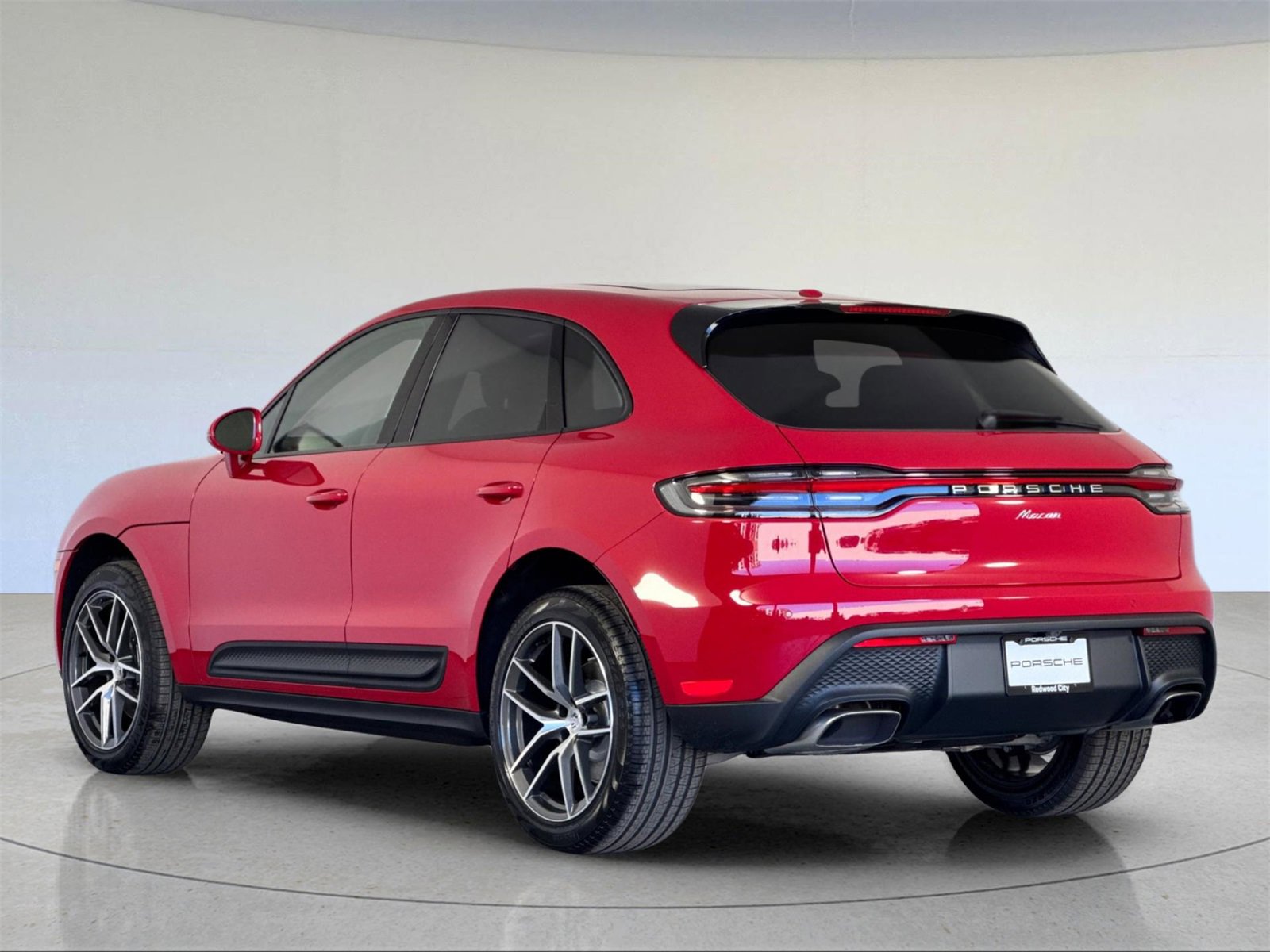 New 2026 Porsche Macan image 3
