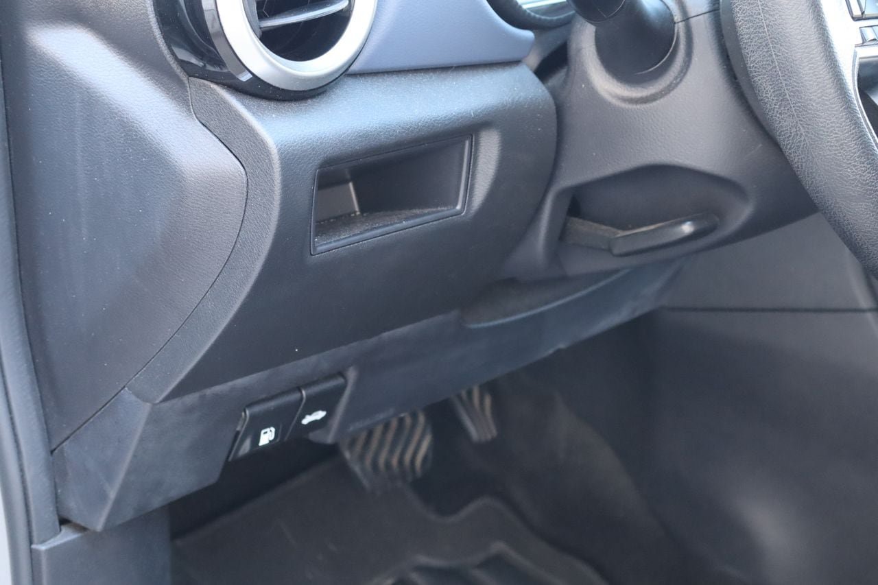 Used 2024 Nissan Versa SV FWD image 21