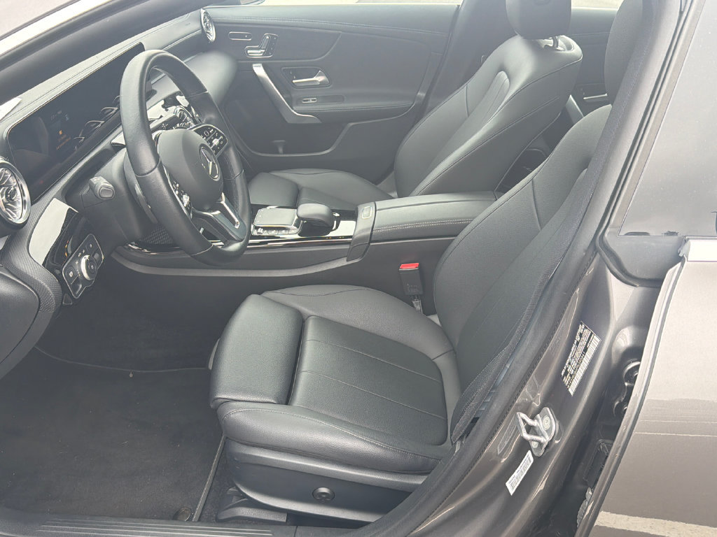 Used 2023 Mercedes-Benz CLA 250 image 9