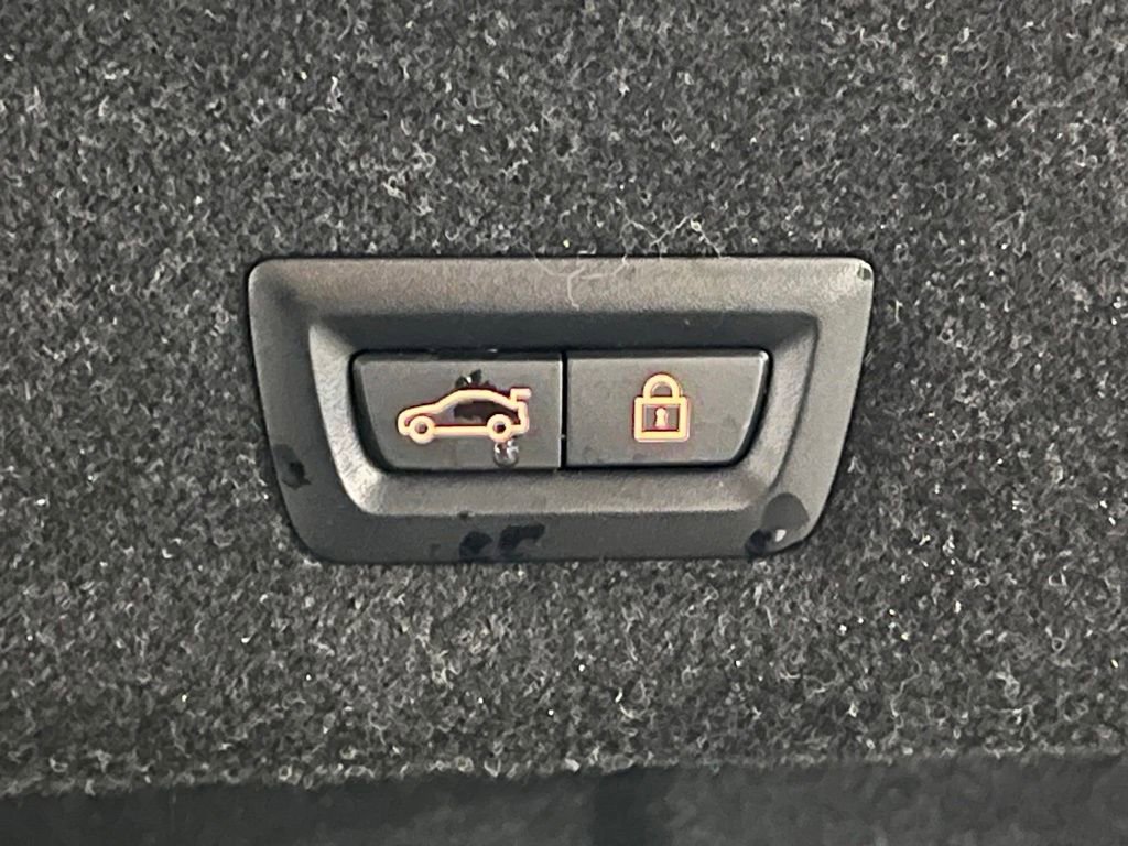 Used 2022 BMW 330i xDrive Sedan w/ Premium Package 2 image 42