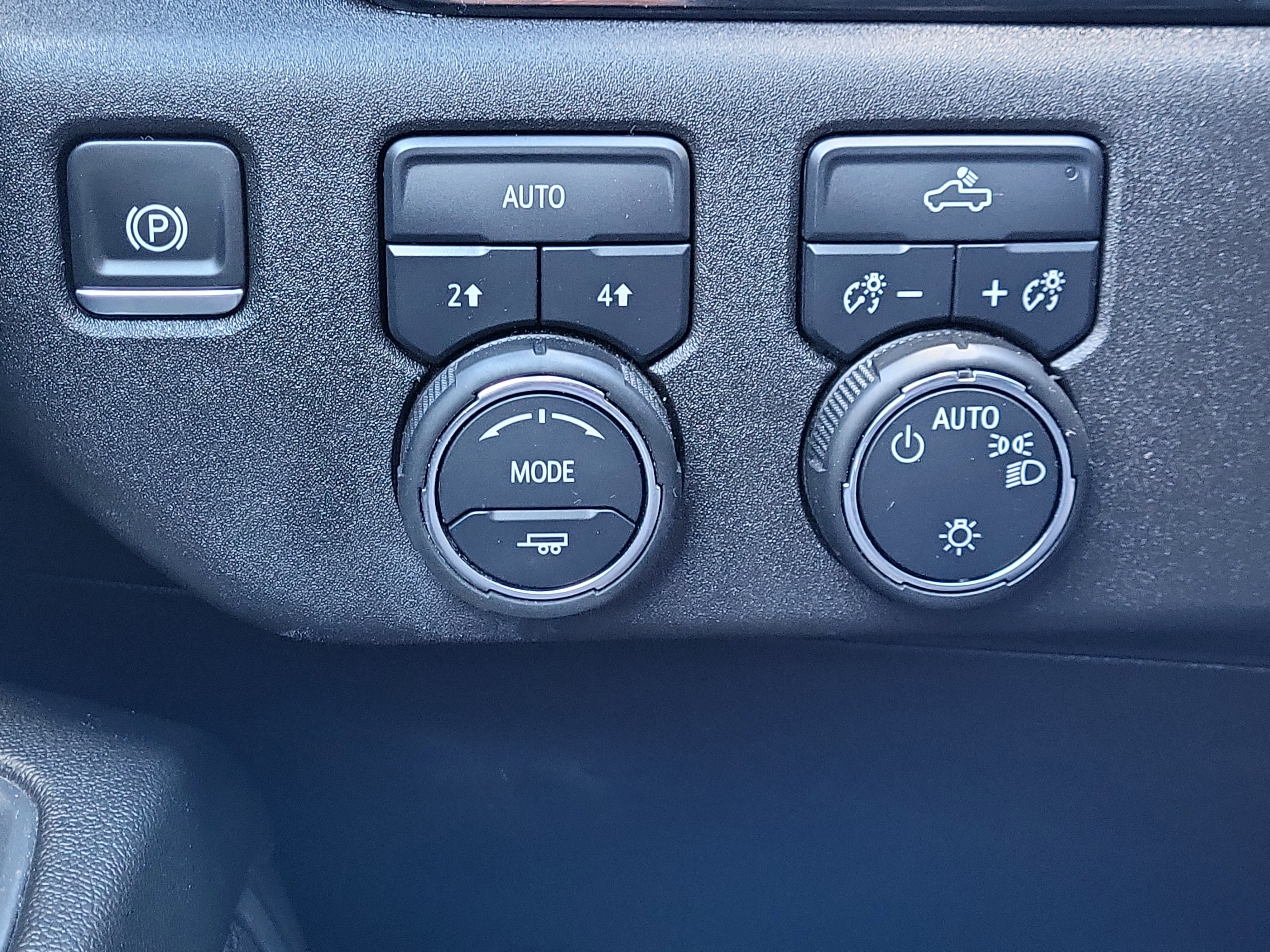 Certified 2025 Chevrolet Silverado 1500 LT image 29