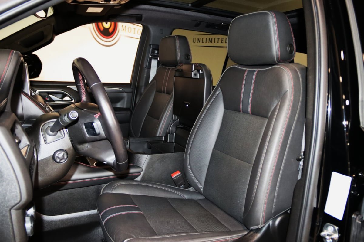 Used 2022 Chevrolet Tahoe RST w/ Luxury Package AWD/4WD image 37