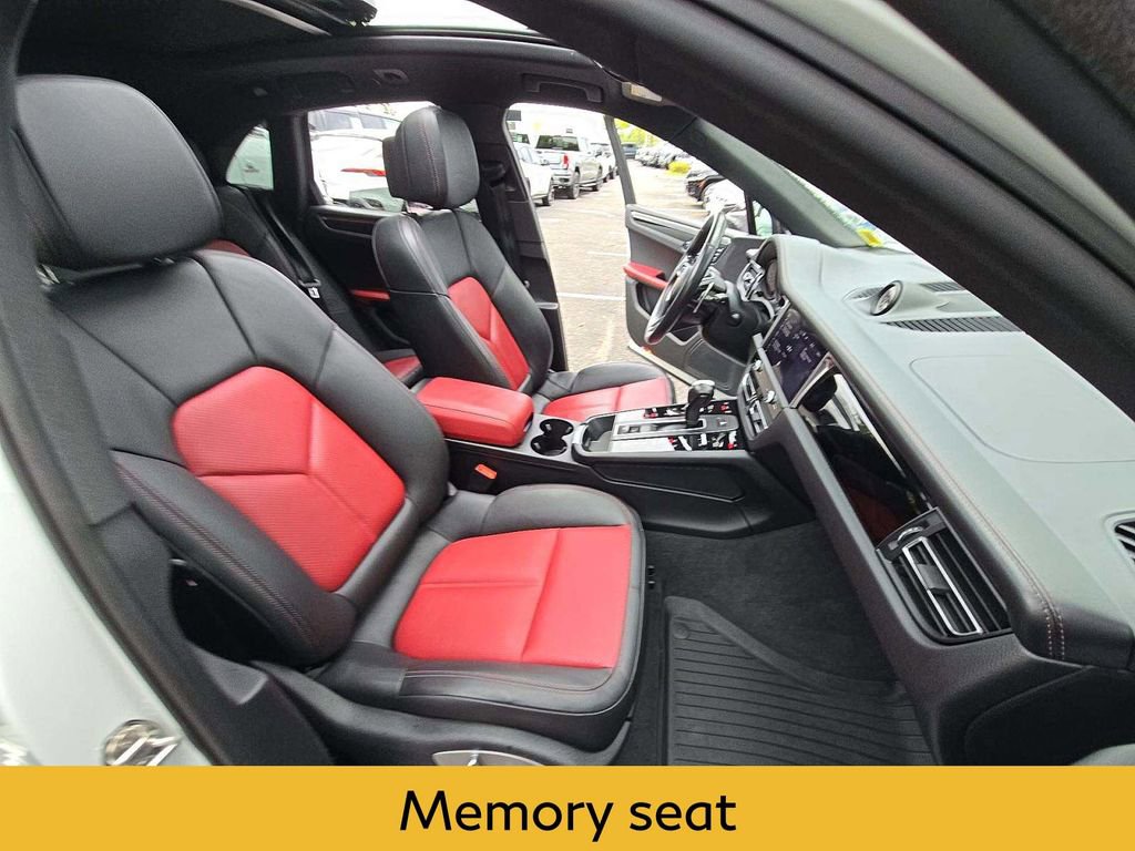 Used 2023 Porsche Macan S AWD/4WD image 11