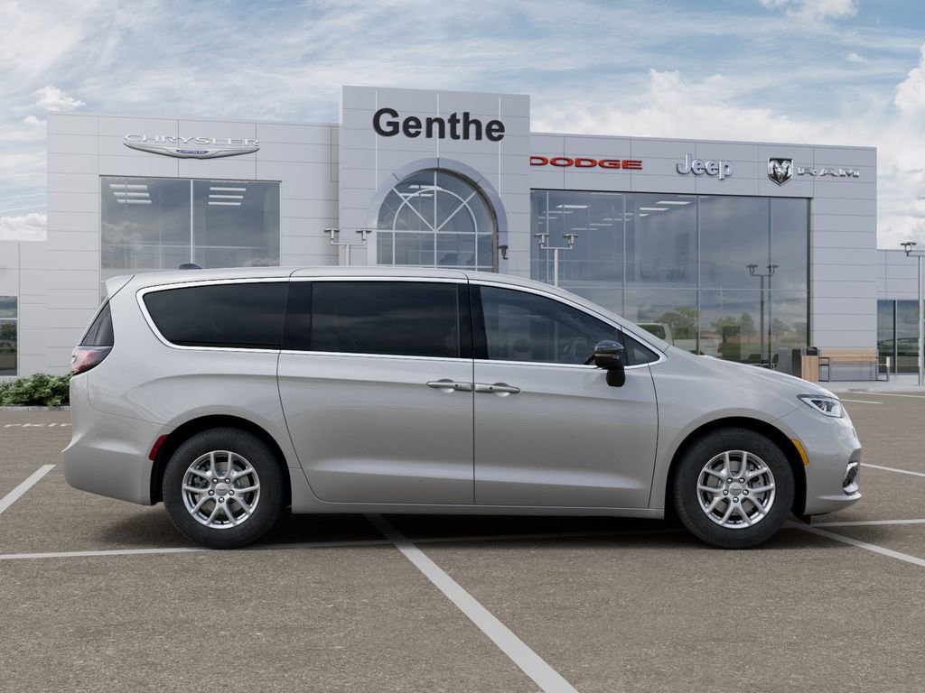 New 2026 Chrysler Pacifica Select image 21
