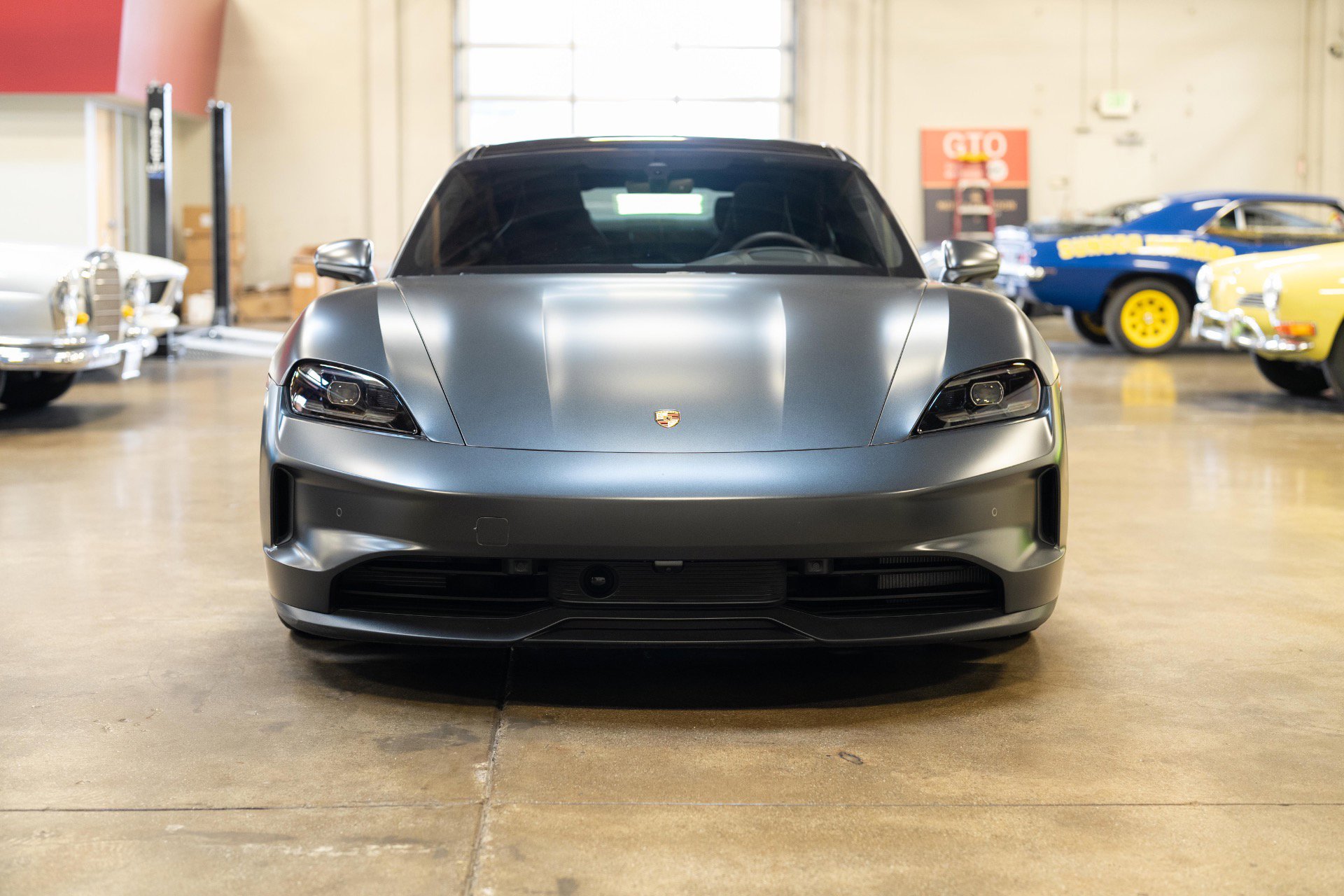 Used 2025 Porsche Taycan RWD image 4