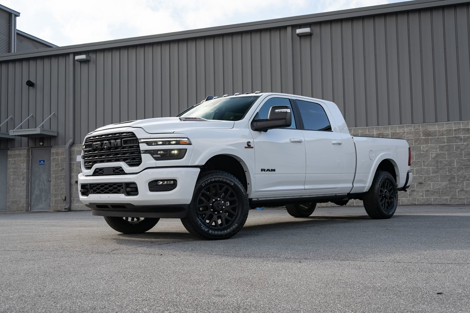 New 2026 RAM 2500 Limited AWD/4WD image 3