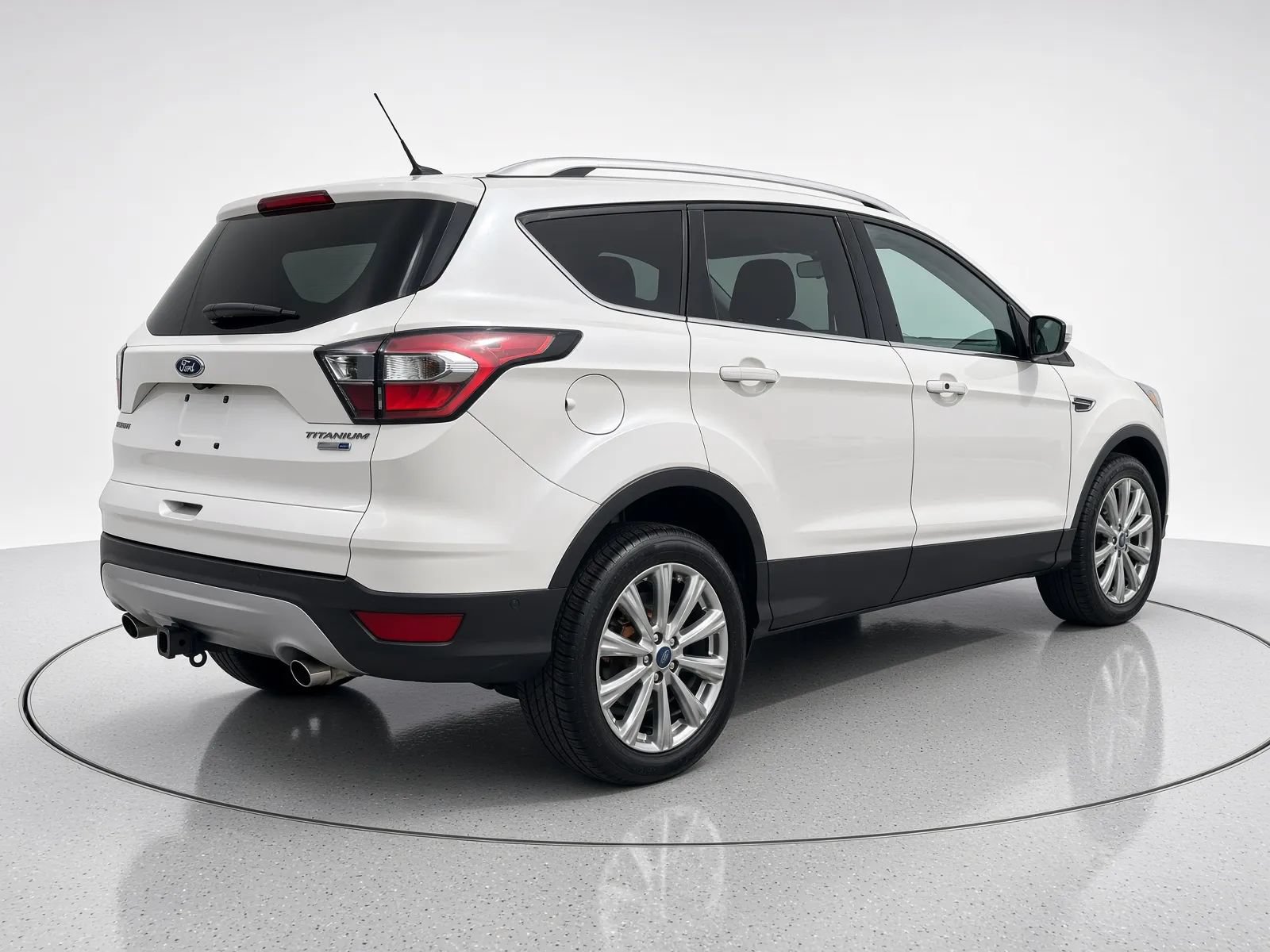 Used 2018 Ford Escape Titanium w/ Ford Safe & Smart Package AWD/4WD image 6