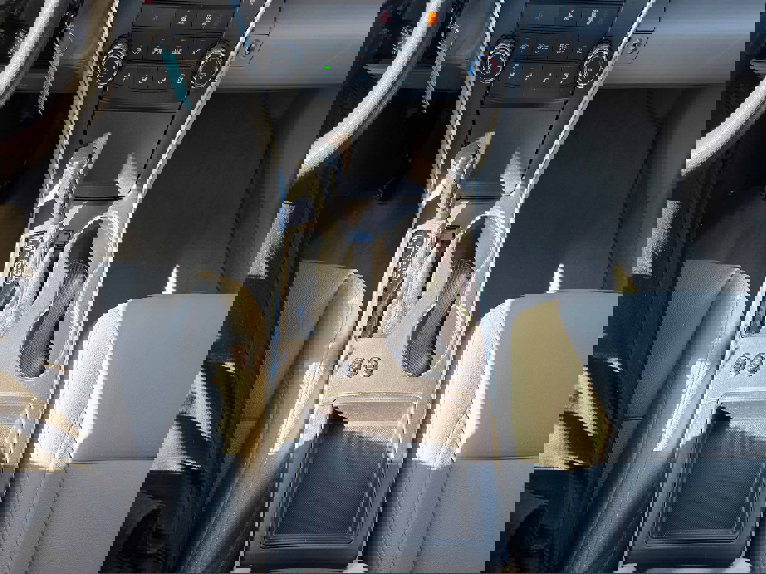 Used 2016 Toyota Camry LE image 12