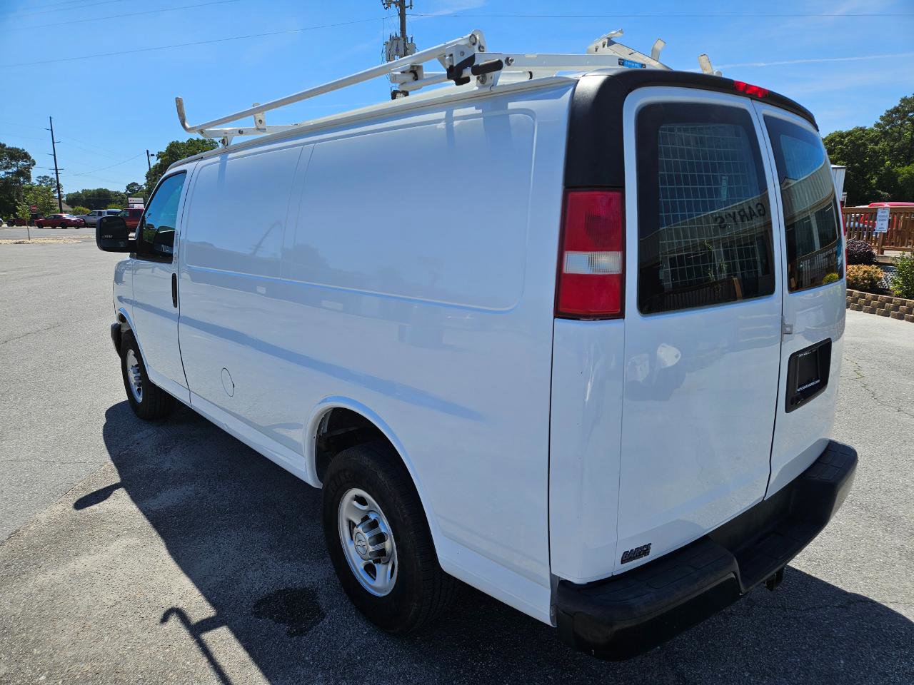 Used 2015 Chevrolet Express 2500 RWD image 4
