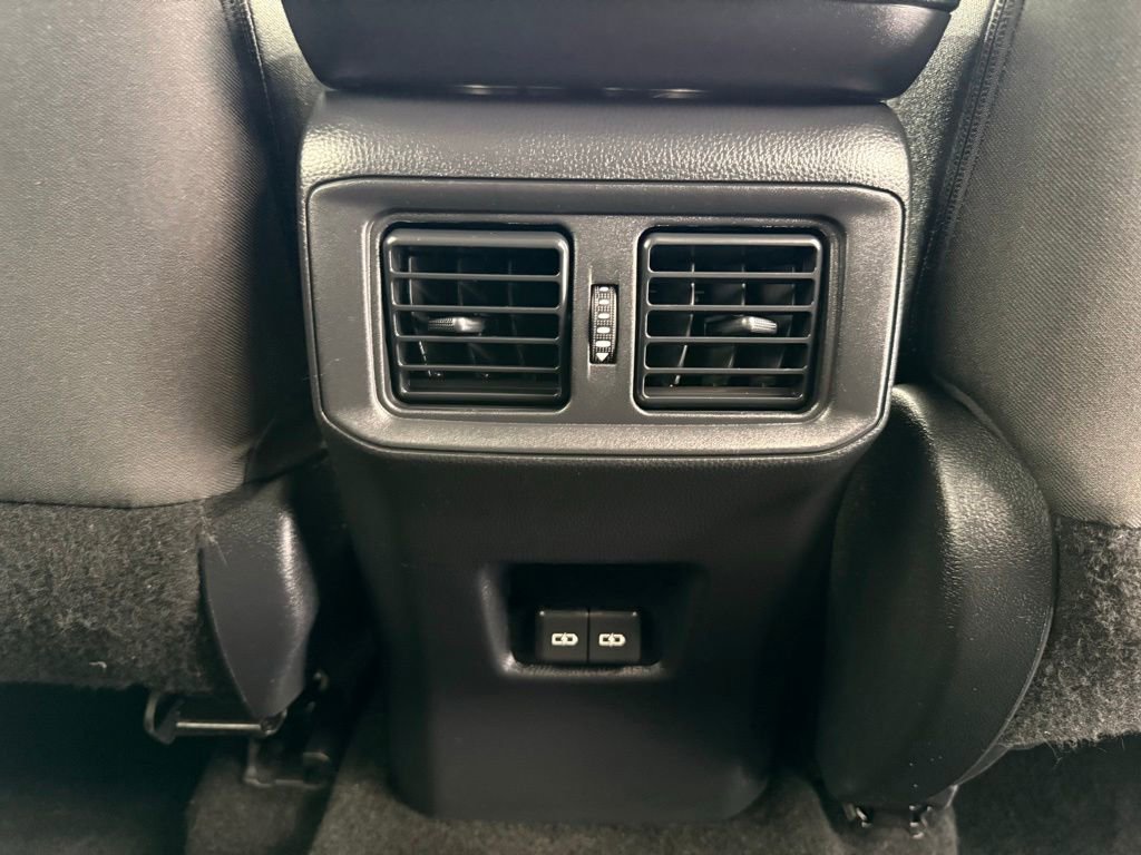 Used 2025 Toyota RAV4 XLE AWD/4WD image 29