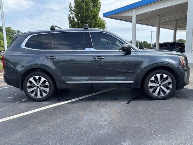 Used 2022 Kia Telluride EX w/ EX Premium Package FWD image 4