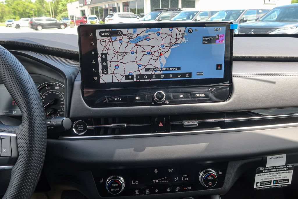 New 2026 Mitsubishi Outlander LE AWD/4WD image 32