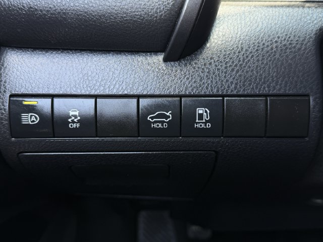 Used 2019 Toyota Camry LE FWD image 20