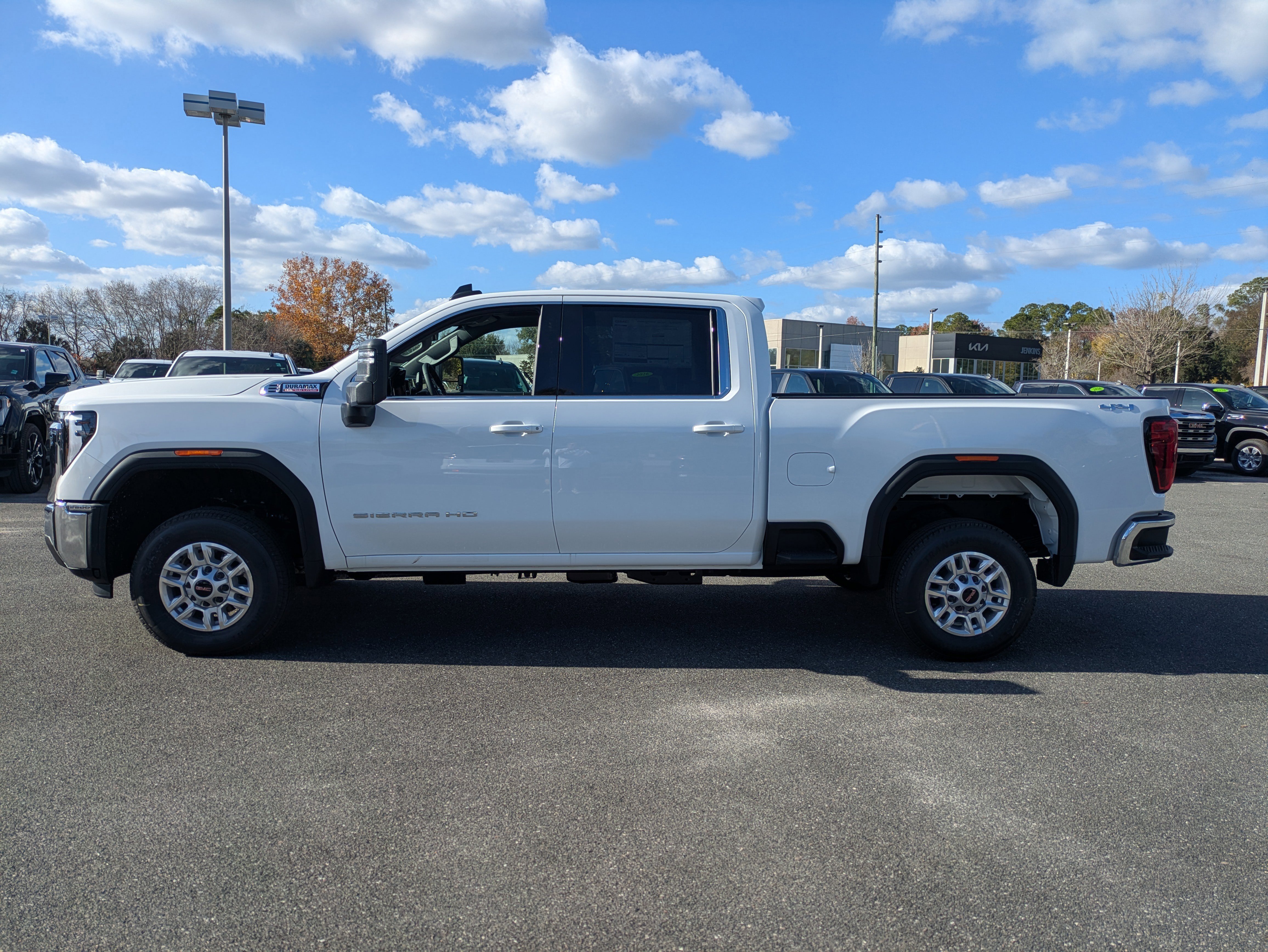 New 2026 GMC Sierra 2500 SLE image 8