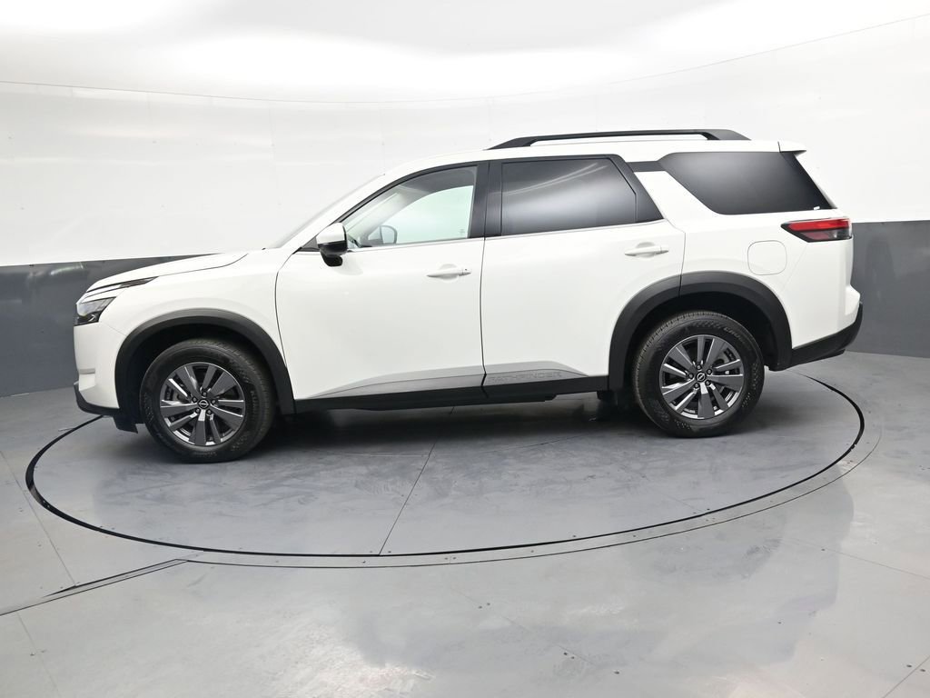 Used 2025 Nissan Pathfinder SV AWD/4WD image 7