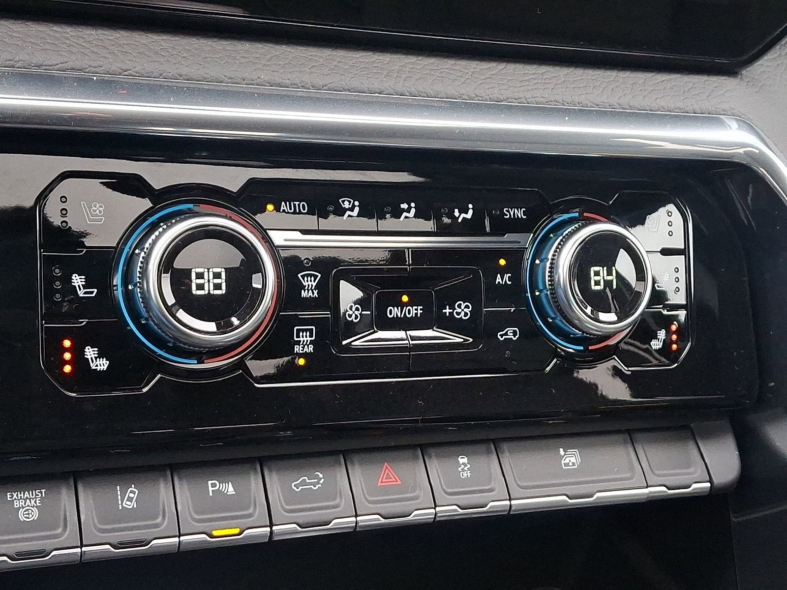 New 2026 GMC Sierra 3500 Denali w/ Denali Reserve Package image 16