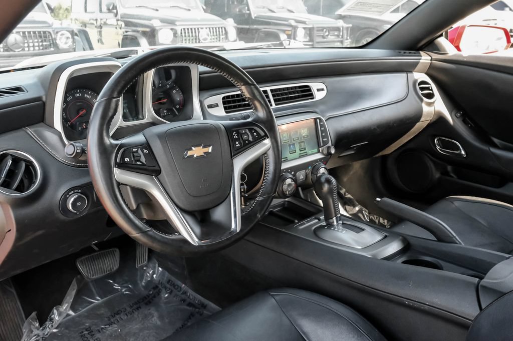 Used 2015 Chevrolet Camaro LT RWD image 18