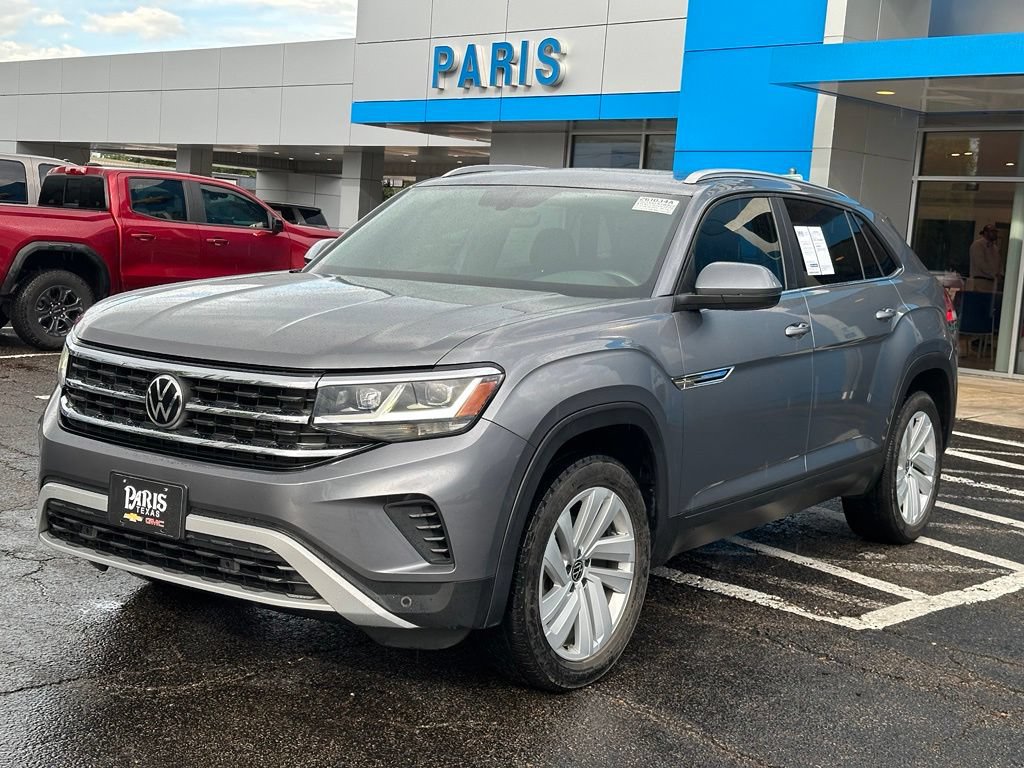 Used 2021 Volkswagen Atlas Cross Sport SE w/ Panoramic Sunroof Package FWD image 3