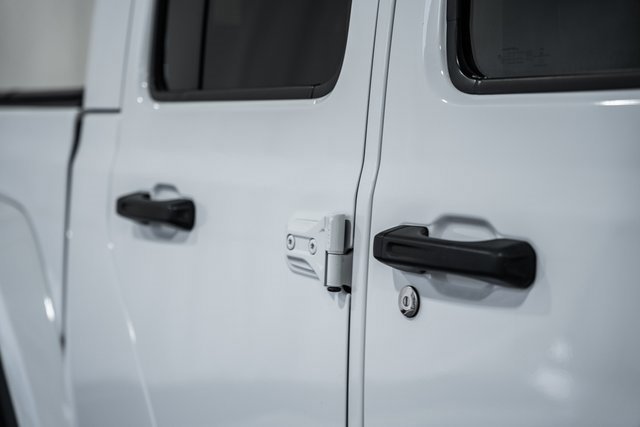 Used 2021 Jeep Gladiator Overland w/ Popular Equipment Package image 12