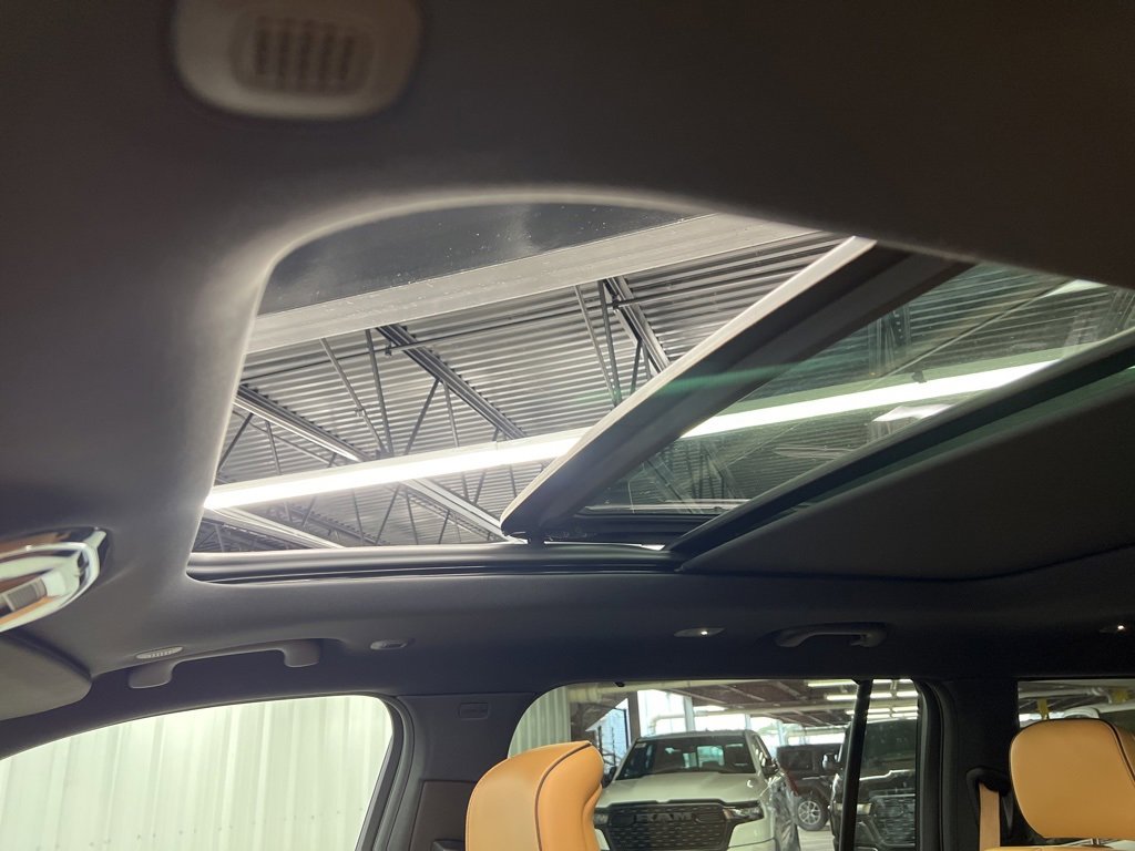 Used 2023 Jeep Grand Cherokee L Summit w/ High Altitude Package image 24