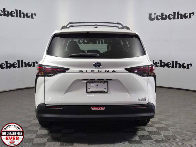 Certified 2023 Toyota Sienna LE FWD image 6