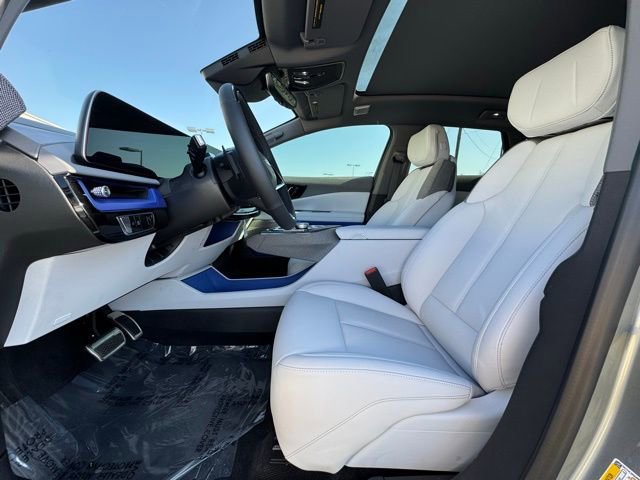 New 2025 Cadillac Optiq Luxury 1 image 22