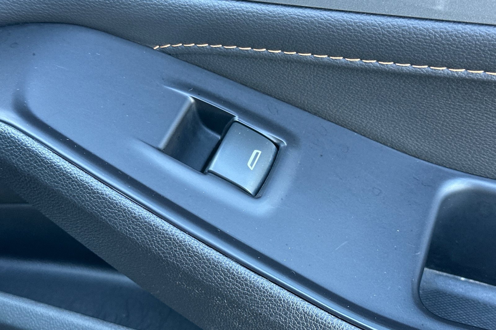 Used 2020 Chevrolet Traverse RS image 23