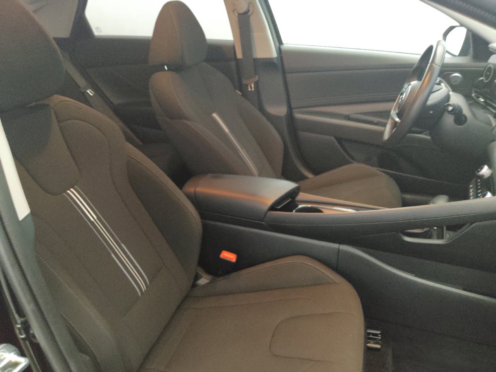 Used 2023 Hyundai Elantra SEL w/ Convenience Package FWD image 21