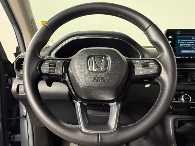 Used 2025 Honda Pilot Touring image 17
