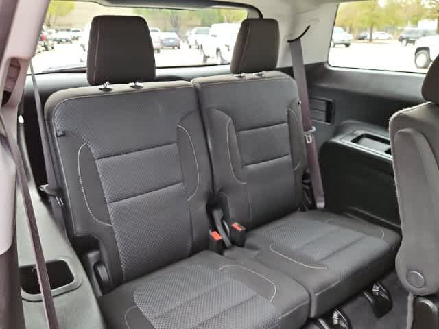 Used 2023 GMC Acadia SLE FWD image 23