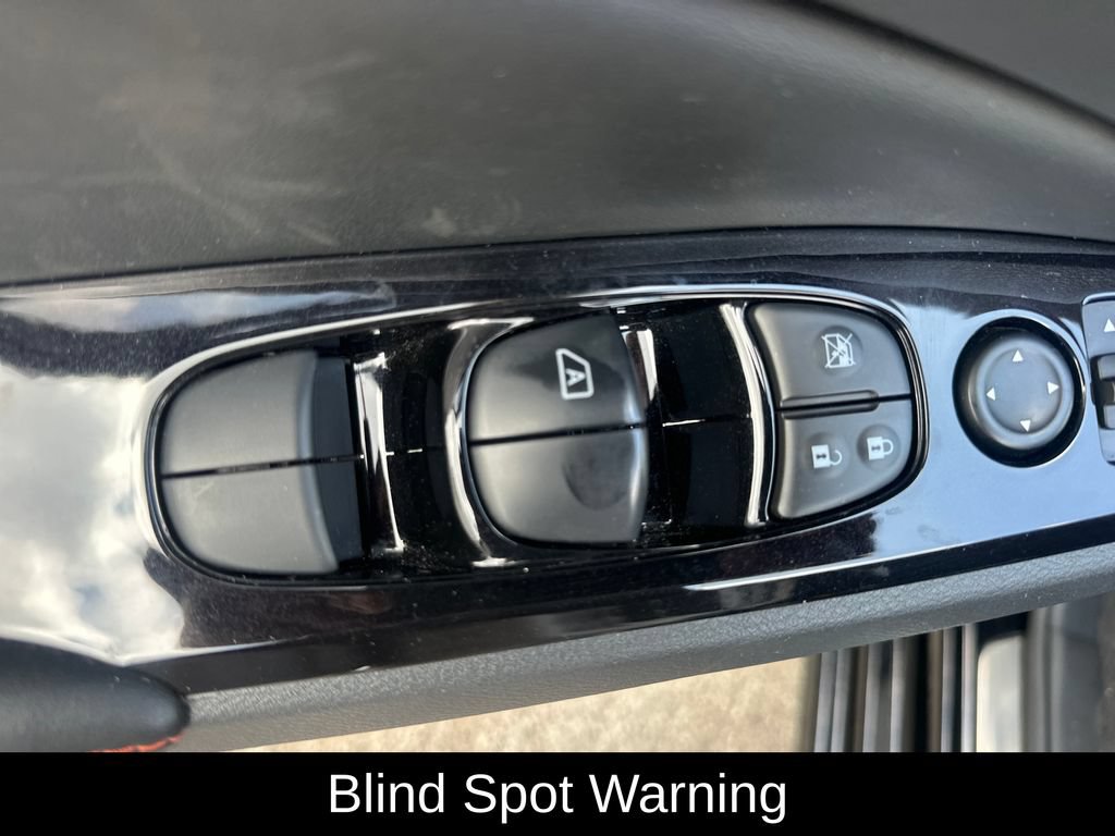 Used 2024 Nissan Altima 2.0 SR FWD image 11