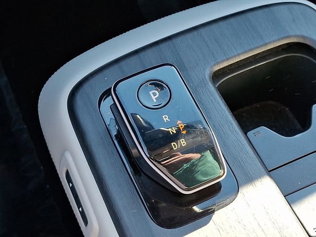 Used 2023 Nissan Ariya EVOLVE+ image 18