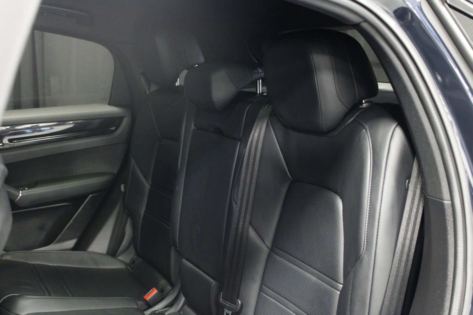 Certified 2021 Porsche Cayenne Coupe AWD/4WD image 36