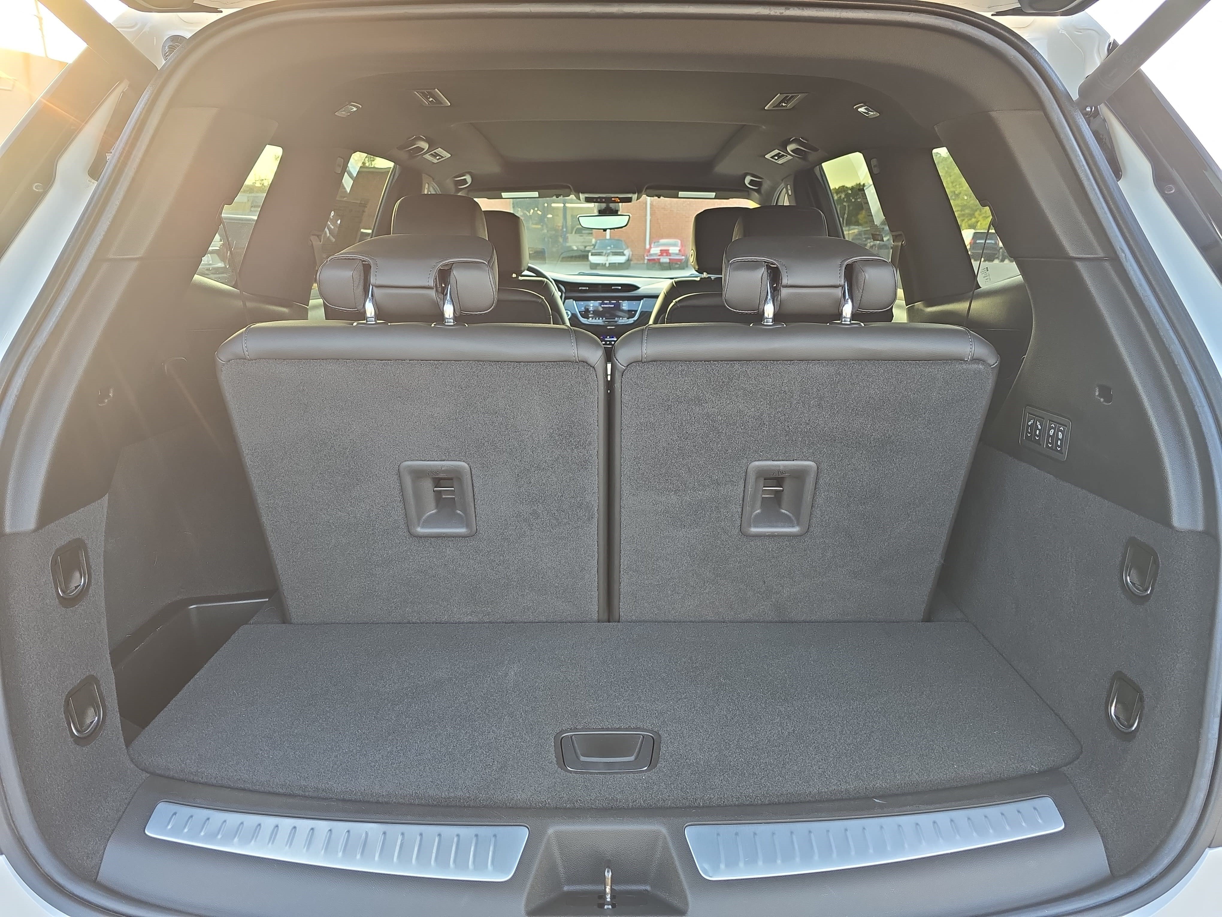 Used 2023 Cadillac XT6 Premium Luxury w/ Technology Package FWD image 13