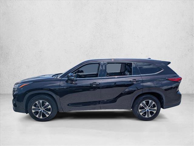 Used 2021 Toyota Highlander XLE FWD image 9