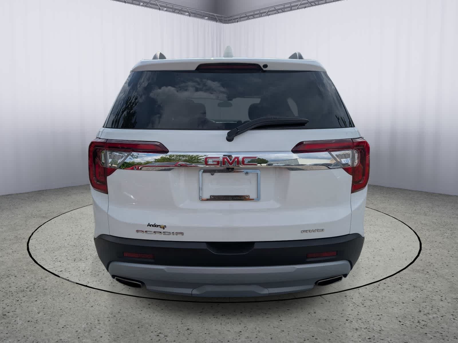 Certified 2023 GMC Acadia SLE w/ Driver Convenience Package AWD/4WD image 4