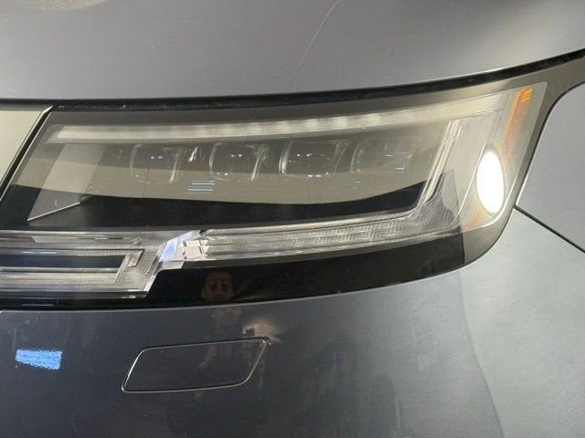Used 2023 Land Rover Range Rover SV image 12