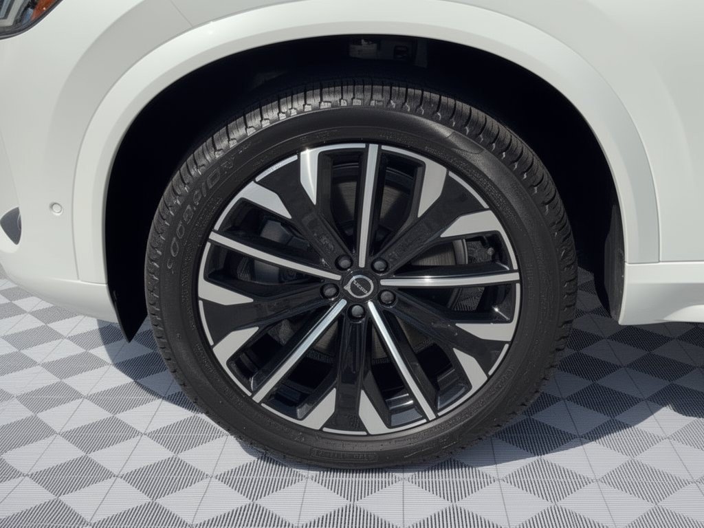 Certified 2026 Volvo XC90 B6 Plus w/ Protection Package Premier AWD/4WD image 13