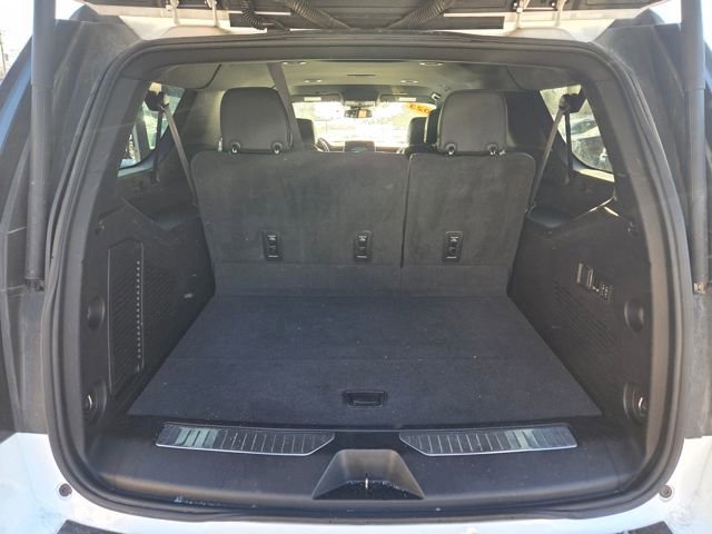 Used 2023 Chevrolet Suburban Premier image 14