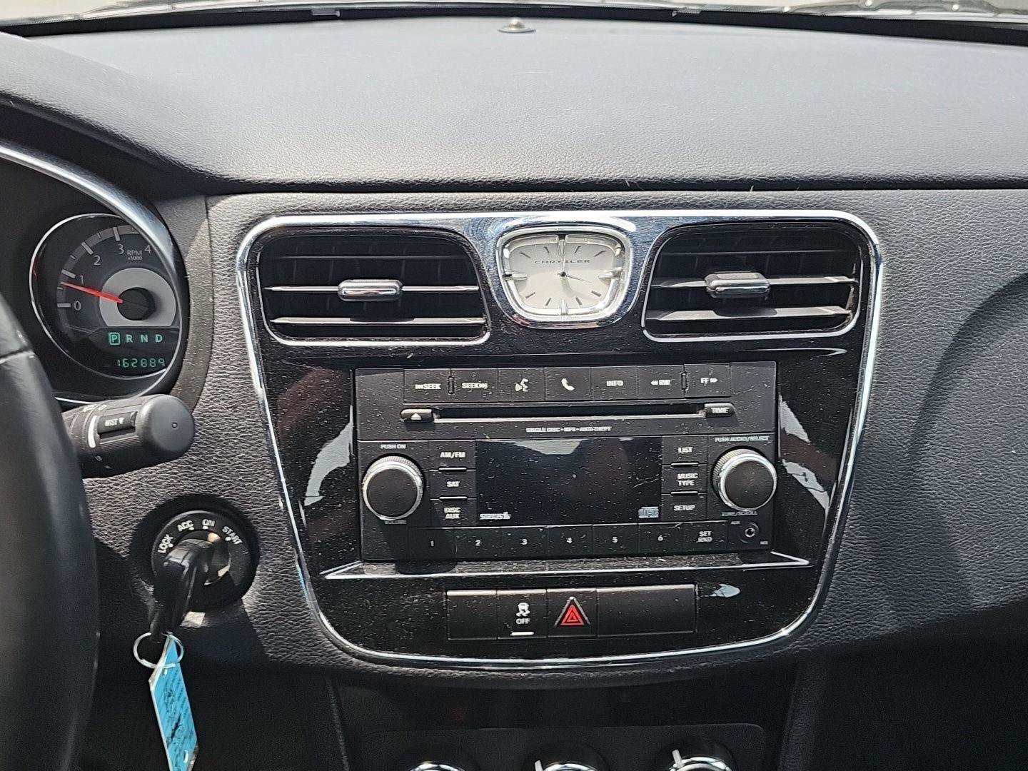 Used 2012 Chrysler 200 Touring FWD image 10