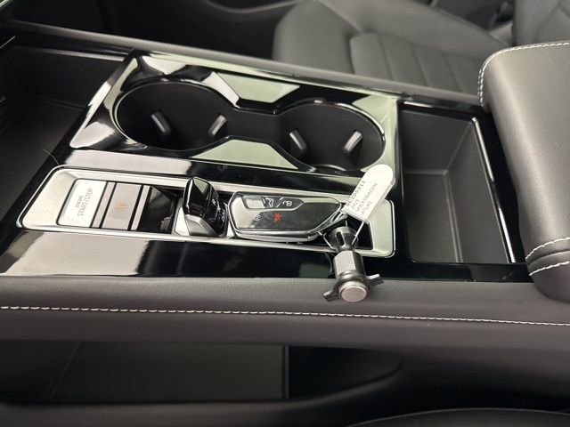 Used 2025 Volkswagen Atlas Cross Sport SEL R-Line image 28